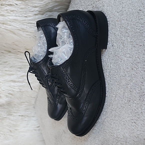 Cole Haan women Black Wingtip Oxford loafers size 7.5 B - Picture 2 of 8